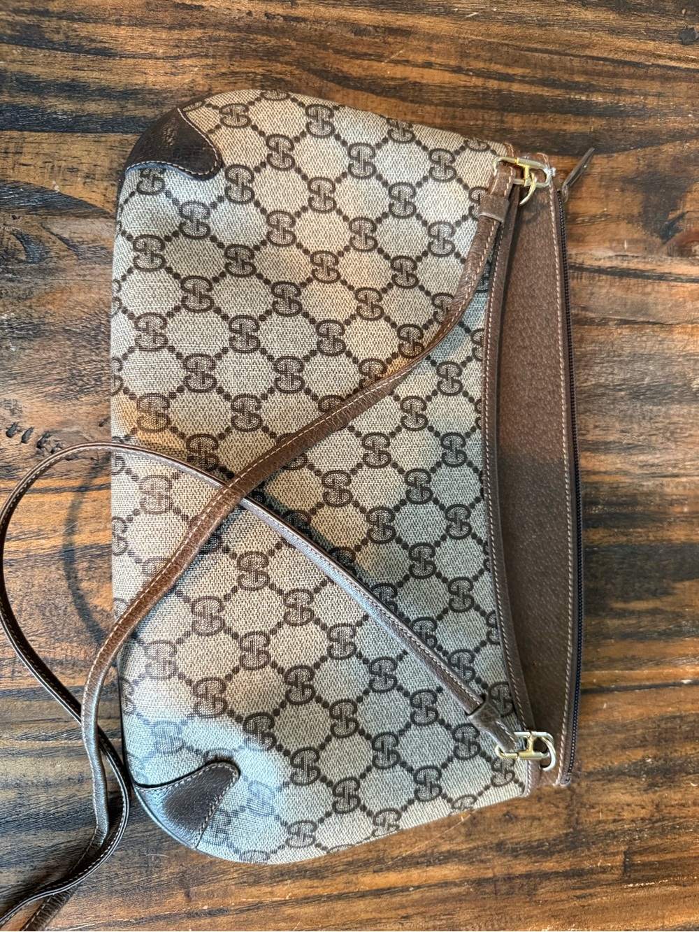 Gucci Beige Brown GG Canvas Crossbody with Red-Green Web Detail - Picture 12 of 15